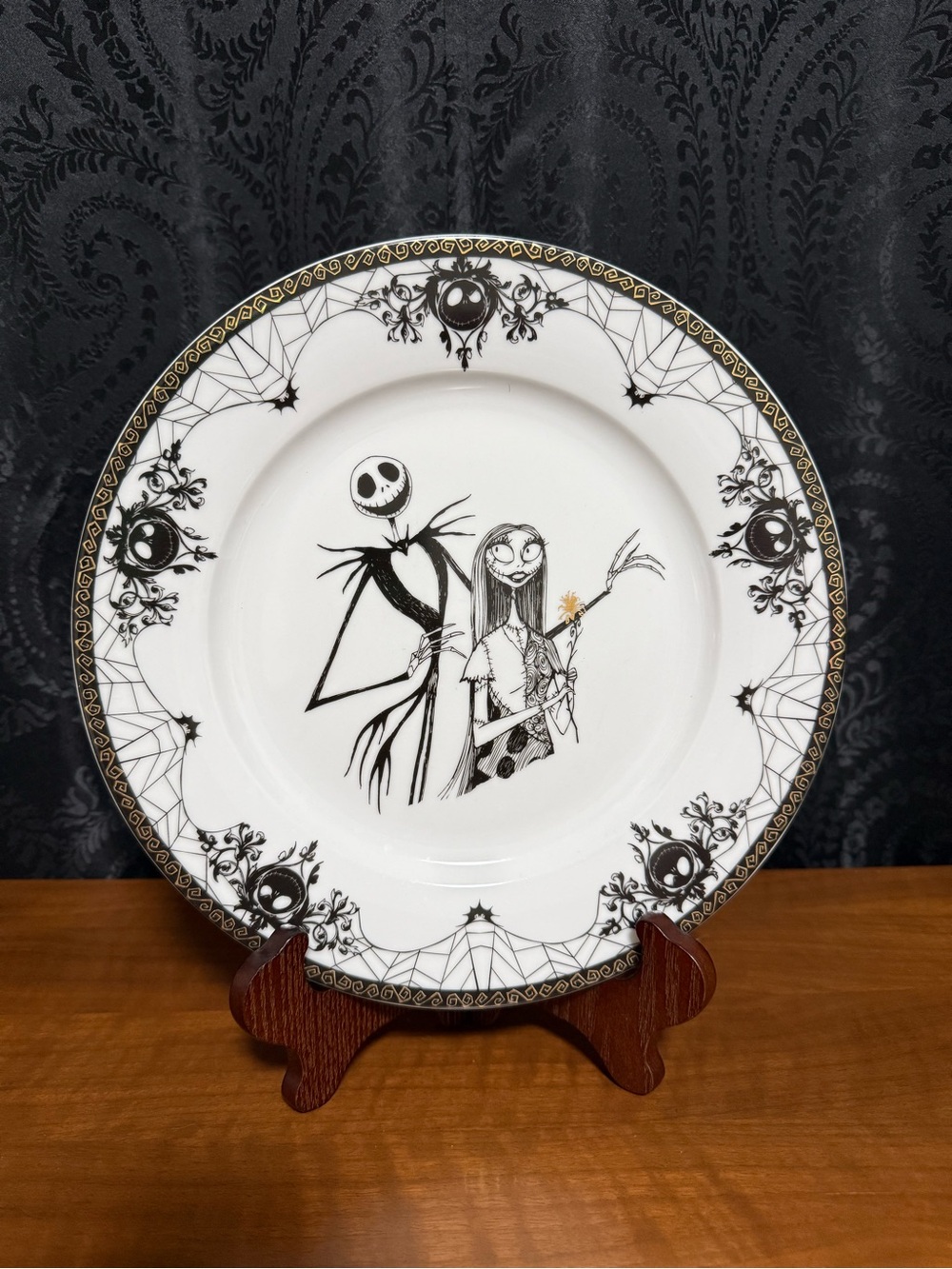 Disney The Nightmare Before Christmas Plate Halloween Gothic Alternative Decor